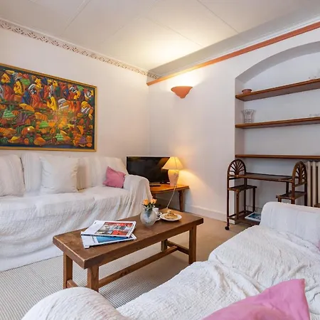 La Maison Rose 1er Etage 아파트 *